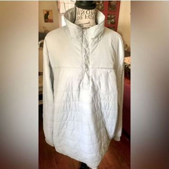 Unisex Ultimate Terrain Gray Puffer Pullover - Picture 1 of 10